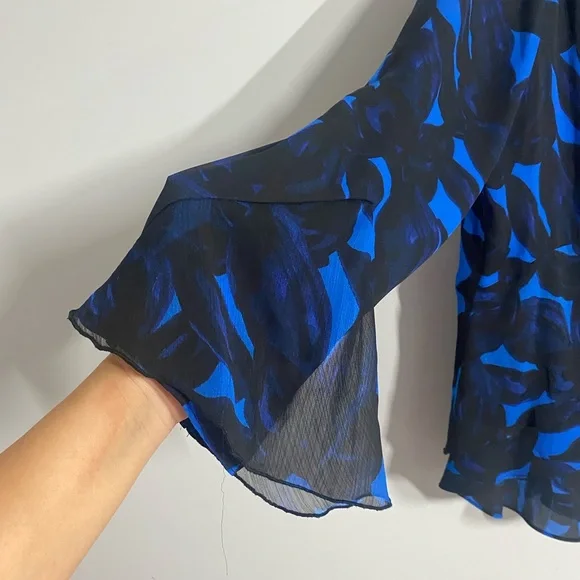 Blue and Black Patterned Blouse - Picture 7 of 13